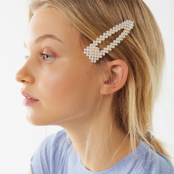 Pearl Hair Clip - Picture 2 of 6